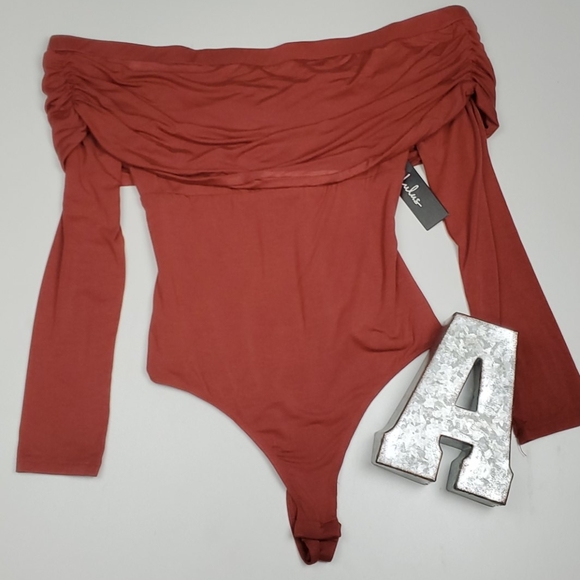 Lulus Tops - Lulu's Cutout Off The Shoulder Rose Bodysuit